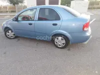 Usado Chevrolet Kalos SE 83 CV (61 kW) 2004 Azul Berlina