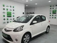 Usado Toyota Aygo Live 68 CV (50 kW) 2013 Blanco Utilitario