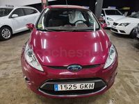 Usado Ford Fiesta Ghia 90 CV (66 kW) 2008 Granate Utilitario