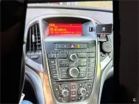 Usado Opel Astra Sport 125 CV (91 kW) 2012 Gris / plata Familiar