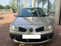 Usado Renault Mégane 100 CV (73 kW) 2006 Beige Berlina