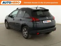 Usado Peugeot 2008 Style 110 CV (80 kW) 2018 Gris / plata SUV