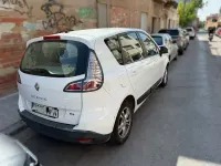 Usado Renault Scénic III Life 116 CV (85 kW) 2013 Blanco Monovolumen