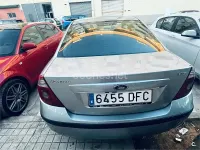 Usado Ford Mondeo Ghia 155 CV (114 kW) 2004 Gris / plata Berlina