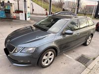 Usado Skoda Octavia G-TEC Ambition 131 CV (96 kW) 2020 Gris / plata Familiar