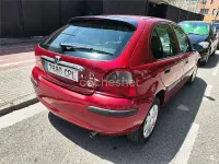 Usado Rover 25 103 CV (75 kW) 2003 Granate Utilitario