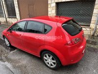 Usado Seat Leon Sport 105 CV (77 kW) 2006 Rojo Utilitario