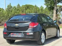 Usado Chevrolet Cruze LT 124 CV (91 kW) 2013 Negro Utilitario