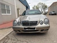 Usado Mercedes E240 Elegance 170 CV (125 kW) 1999 Beige Berlina