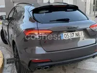 Usado Maserati Levante 275 CV (202 kW) 2021 Gris / plata SUV