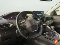 Usado Peugeot 3008 Allure 130 CV (95 kW) 2021 Verde SUV