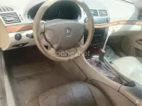 Usado Mercedes E320 Elegance 204 CV (150 kW) 2004 Negro Berlina