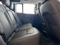 Usado Land Rover Defender 249 CV (183 kW) 2025 Gris SUV