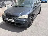 Usado Opel Astra Club 84 CV (61 kW) 2002 Azul Berlina
