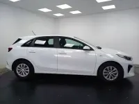 Usado Kia Ceed 120 CV (88 kW) 2020 Blanco Utilitario