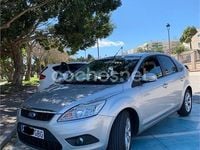 Usado Ford Focus Trend 109 CV (80 kW) 2008 Gris / plata Berlina