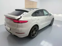Usado Porsche Cayenne E-Hybrid 462 CV (339 kW) 2021 Gris SUV