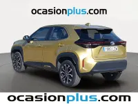 Usado Toyota Yaris Hybrid Active 116 CV (85 kW) 2022 Oro SUV