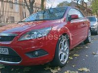 Usado Ford Focus Cabriolet Trend 136 CV (100 kW) 2009 Rojo Descapotable