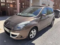 Usado Renault Scenic E-Tech 110 CV (80 kW) 2010 Marrón Monovolumen