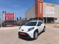 Usado Toyota Aygo X Play 72 CV (52 kW) 2024 Blanco SUV