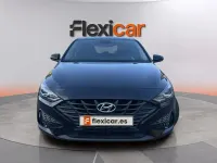 Usado Hyundai i30 110 CV (80 kW) 2022 Negro Berlina