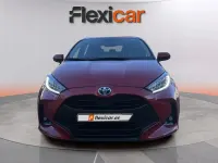 Usado Toyota Yaris Hybrid Active 116 CV (85 kW) 2023 Rojo Berlina