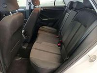 Usado VW T-Roc 111 CV (81 kW) 2023 Blanco SUV