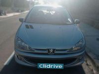 Usado Peugeot 206 88 CV (64 kW) 2003 Gris Berlina