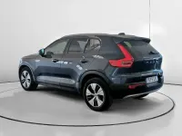 Käytetty Volvo XC40 Momentum 163 HP (119 kW) 2021 Valkoinen Katumaasturi