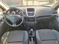 Usado Peugeot 207 70 CV (51 kW) 2011 Blanco Berlina
