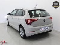 Usado VW Polo 95 CV (69 kW) 2022 Gris Berlina