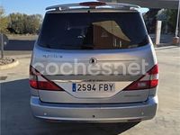 Usado Ssangyong (KGM) Rodius 165 CV (121 kW) 2007 Gris / plata Monovolumen