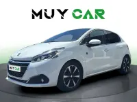 Usado Peugeot 208 Allure 102 CV (75 kW) 2019 Blanco Utilitario