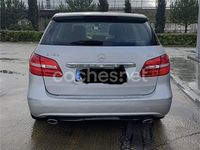 Usado Mercedes B180 109 CV (80 kW) 2013 Gris / plata Monovolumen