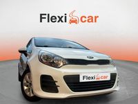 Usado Kia Rio 84 CV (61 kW) 2017 Blanco Berlina