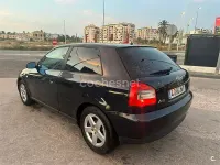 Usado Audi A3 Ambition 110 CV (80 kW) 2001 Azul Utilitario