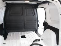 Usado Renault Kangoo 89 kW (122 CV) 2023 Blanco Monovolumen