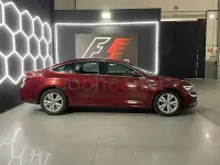 Usado Renault Talisman Zen 131 CV (96 kW) 2018 Rojo Berlina
