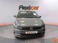 Usado VW Polo Advance 75 CV (55 kW) 2018 Gris Utilitario