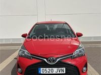 Usado Toyota Yaris Active 69 CV (50 kW) 2016 Rojo Berlina