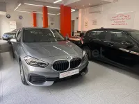 Usado BMW 118 136 CV (100 kW) 2022 Gris / plata Utilitario