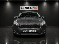 Usado Ford Focus Trend 125 CV (91 kW) 2015 Gris / plata Berlina