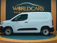 Usado Fiat Doblò 102 CV (75 kW) 2023 Blanco Monovolumen