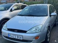Usado Ford Focus Ambiente 100 CV (73 kW) 2001 Gris / plata Berlina
