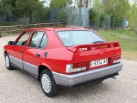 Usado Alfa Romeo 33 86 CV (63 kW) 1989 Rojo Berlina