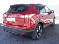 Usado Nissan Qashqai N-Connecta 110 CV (80 kW) 2017 Rojo SUV