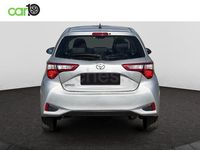 Usado Toyota Yaris Active 69 CV (50 kW) 2019 Gris / plata Berlina