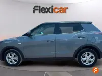 Usado SsangYong Tivoli 135 CV (99 kW) 2024 Gris