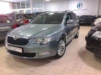 Usado Skoda Superb Exclusive 160 CV (117 kW) 2013 Gris / plata Familiar